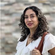Profesora de diseño de interiores, con cinco años de experiencia en diseño de cocinas, imparte clases virtuales